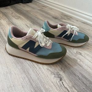 New Balance 237